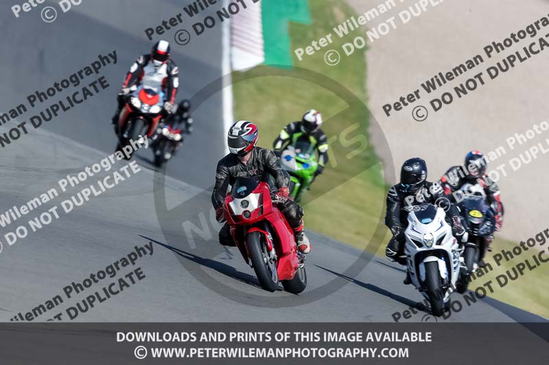 donington no limits trackday;donington park photographs;donington trackday photographs;no limits trackdays;peter wileman photography;trackday digital images;trackday photos